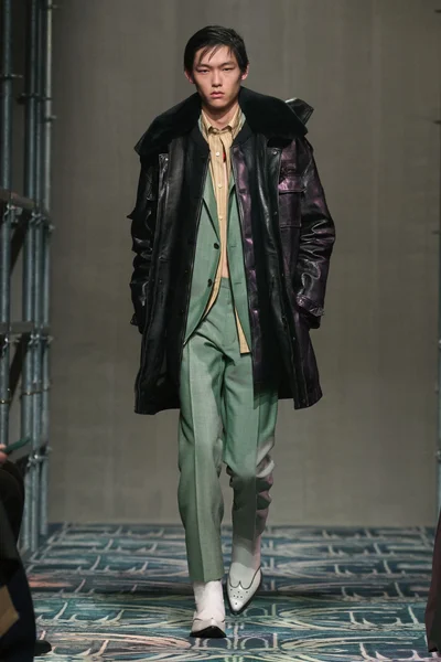 Look 34